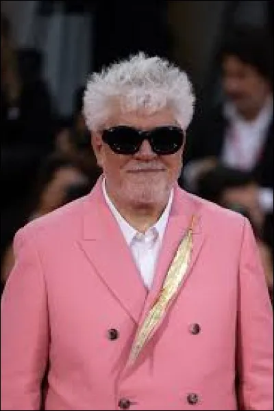 Célèbre réalisateur de films notables comme "Femmes au bord de la crise de nerfs". Qui est-ce ?