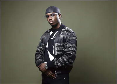 Complète les paroles de "Maudit" (Ft. Hamza) : 
"Mourir âgé vers les Caïmans
Et j'crois qu'on est maudits (J'crois qu'on est maudits)
On a connu l'amour là où la haine...".