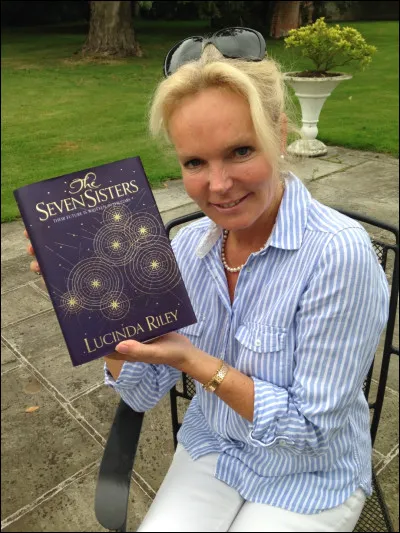 Le roman "Les Sept Surs" est une série écrite par Lucinda Riley.