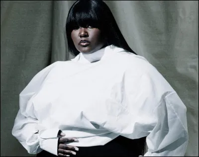 Y - Quelle chanteuse française a été révélée par Nouvelle Star et est connue pour son tube "Corps" qui célèbre l'acceptation de soi ?