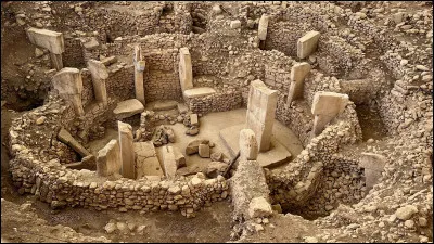 Dans quel pays se trouve le site archéologique de Göbekli Tepe, souvent considéré comme l'un des plus anciens temples connus ?