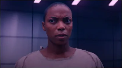 Voici Jen. Elle est une des sorcières qui emprunte la Route. Mais dans quelle série Disney+ voit-on cela ?