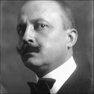 Quel mouvement artistique a été fondé par un "Manifeste" rédigé par lécrivain Filippo Tommaso Marinetti ?