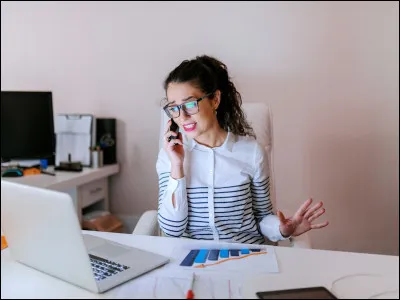 Tu re&ccedil;ois un appel d'une personne inconnue te suppliant de l'aider, que fais-tu ?