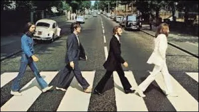 Quels chanteurs et musiciens sont les membres des Beatles ?