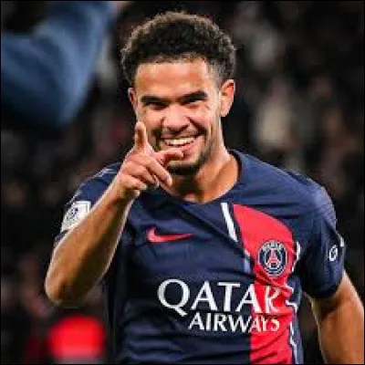 Warren Zaïre-Emery est le plus jeune joueur de l'équipe de France depuis 1914. Dans quel club joue-t-il ?