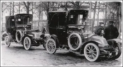 De quelle marque étaient "les taxis de la Marne" réquisitionnés en 1914 ?