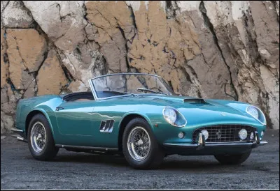 Produite dans les années 60, la Ferrari 250 GT California Spyder est elle aussi un chef d'uvre de deux grands italiens : Pininfarina et Scaglietti. Souvent considérée comme l'un des plus beaux cabriolets jamais imaginés, elle est très chère et atteint parfois plus de 10 millions d'euros. Quelle est son héritière ?