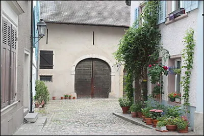 Le panneau d'indication d'une impasse a-t-il la forme d'un rond ?