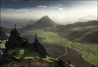 Vous êtes actuellement en train de faire défiler votre écran de portable ou de PC ? Eh bien, on a un mot pour cela !