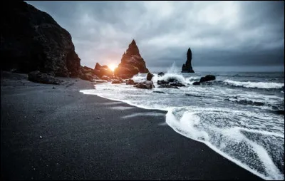 Dans une famille, si on réunit les frères et surs, on obtient un mot qui n'existe pas en français :