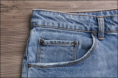 Pourquoi dans les jeans y a-t-il une poche dans une autre poche ?