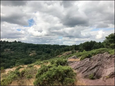 A quelle altitude situez-vous le point culminant du département ?