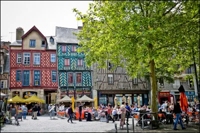 Combien le département d'Ille-et-Vilaine compte-t-il d'habitants ?