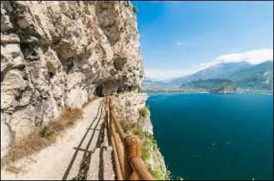 Quel est le plus grand lac d'Italie ?