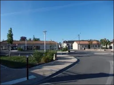 Ancienne commune Viennoise, Champigny-le-Sec se situe en région ...