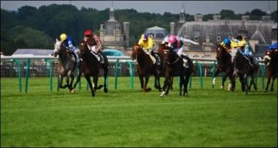Sur quel hippodrome se court chaque anne le prix de Diane ?