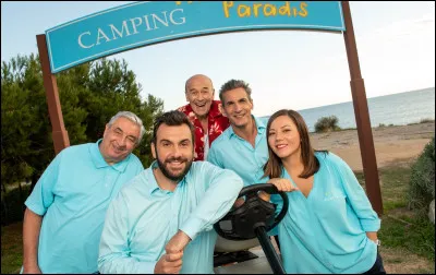 L - Quel comédien est la tête d'affiche de la série télévisée "Camping Paradis" ?