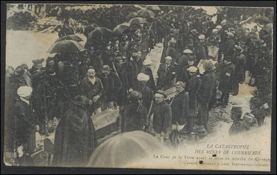 Quelle est ville, aujourd'hui peuplée de 10 000 habitants, située au coeur du bassin minier, connue pour avoir été frappée en 1906 par une terrible catastrophe minière qui a fait plus de 1000 morts ?