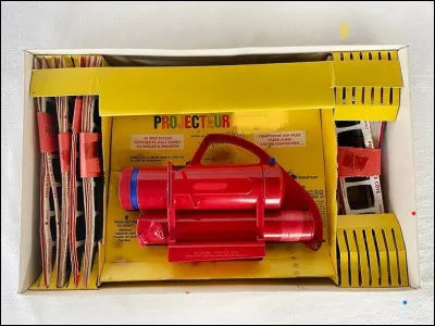 Quelle était la marque de ce projecteur de diapositives de Disney ?