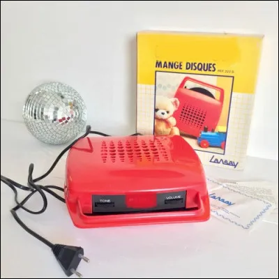 Sous quel nom a été commercialisé ce mange-disques fabriqué par Lansay en 1972 ?