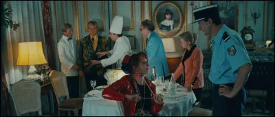 Quel est le nom du banquier faisant un séminaire au château de Montmirail ?