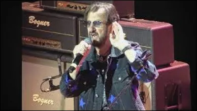 D'où vient cet extrait : « Prête-moi tes oreilles et je te chanterai une chanson » ?