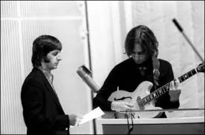 « Ferme tes yeux et je fermerai les miens », est extrait de...