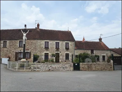 On ne peut s'empêcher de penser que dans cette commune de l'Orne, située près de Sées, le repos sera éternel !
