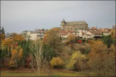 Commune de l'aire d'attraction Aurillacoise, dans la région naturelle de la Châtaigneraie, Sansac-de-Marmiesse se situe dans le département ......