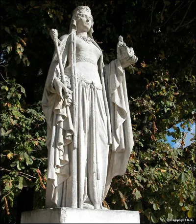 Si l'on pouvait arrêter les aiguilles, si je pouvais n'avoir plus d'yeux, si l'on ne s'était pas connus, la vie est un rêve, tout est permis quand on rêve !