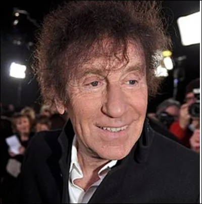 Qui est cette célébrité dont les initiales sont A.S., auteur-compositeur-interprète et acteur franco-suisse ?