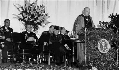 Quel événement marque le début officiel de la guerre froide ?