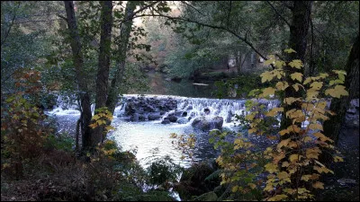 Quel est le peintre du XIX siècle, dont le nom est attaché à ce lieu qui l'a inspiré, près de Saint-Junien ?