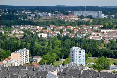 Quelle est cette ville, située dans l'agglomération de Limoges, troisième ville plus peuplée avec 11 000 habitants ?