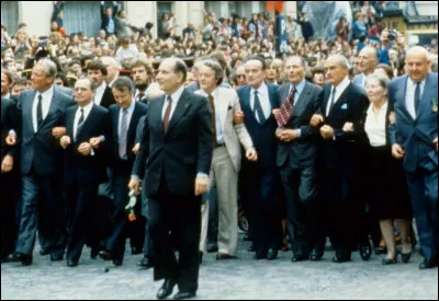 Quel phénomène politique se produit pour la première fois en 1981 sous la Ve République ?