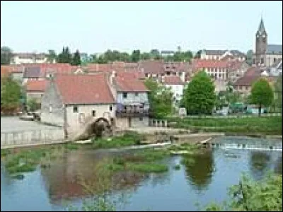 Je vous emmène en Lorraine, à Sarreinsming. Commune de l'aire d'attraction Sarregueminoise, sur les bords de la Sarre, elle se situe dans le département ...