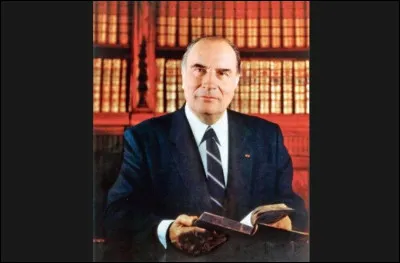 Combien y a-t-il eu de Premier ministre sous la présidence de François Mitterrand ?