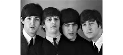 Le tout premier album studio des Beatles s'intitule "Please Please Me".