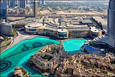 Avec 800 000 m2 pour 1 200 boutiques, le Dubai Mall est le plus grand centre commercial au monde.