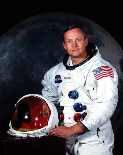 Neil Armstrong est toujours vivant à l'heure actuelle (2024).