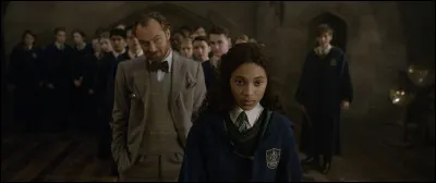 And the winner is : Leta Lestrange.
Quel a l'effet du sort ''Oscausi'' qu'elle jette à l'une de ses harceleuses ?