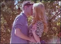 Quels sont les prnoms des acteurs qui s'embrassent ?