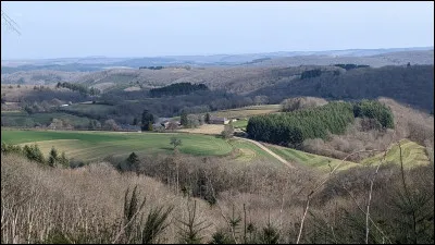 A quelle altitude situez-vous le point culminant du département ?