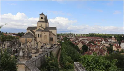 Quelle est cette ville de 5 300 habitants, située dans le nord du département ?