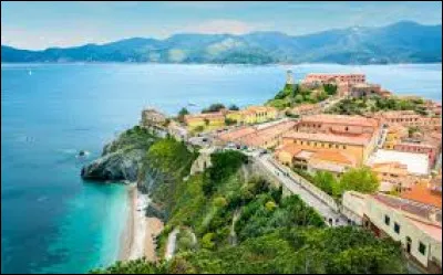 À quel pays appartient l'île d'Elbe ?