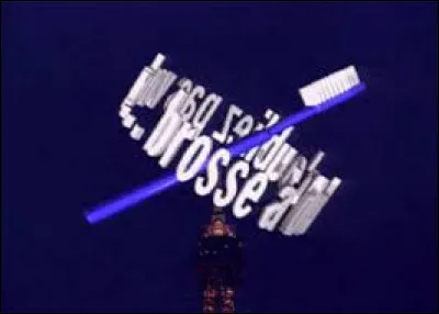 Qui était la voix off de l'émission "N'oubliez pas votre brosse à dents" ?
