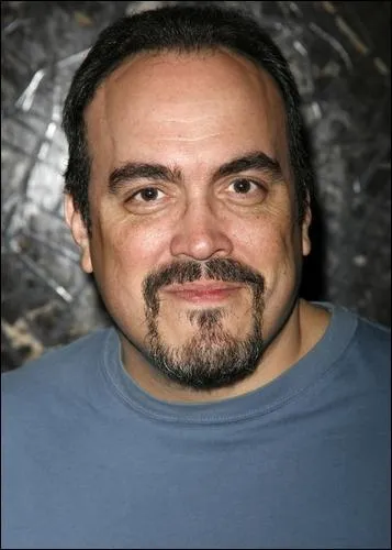 Dans Dexter, David Zayas est Angel Batista. Par contre, dans _______________, il incarne le Gnral Garza.