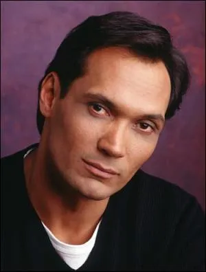Jimmy Smits tient le rle de Miguel Prado. Sur grand cran, il a chang son corps avec Ellen Barkin dans :