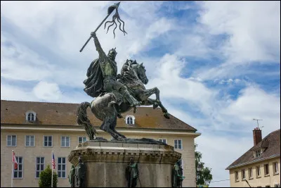 Quel duc normand est à l'origine de la construction de l'Abbaye aux Hommes dans la ville de Caen ?